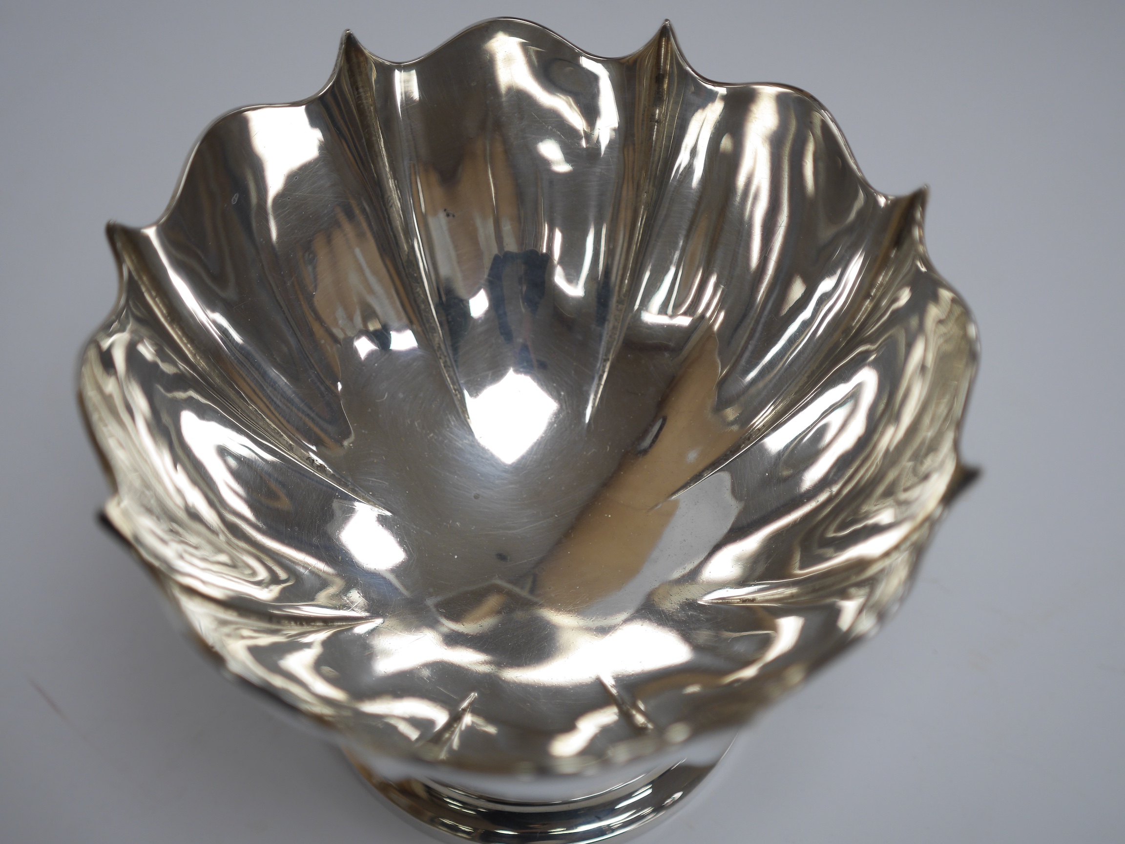 An Edwardian silver presentation pedestal bowl, with engraved inscription, A&J Zimmerman, Birmingham, 1908, height 13cm, 11.6oz. Condition - good